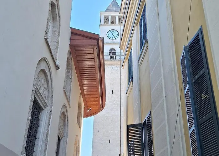 In The Center Apartment *