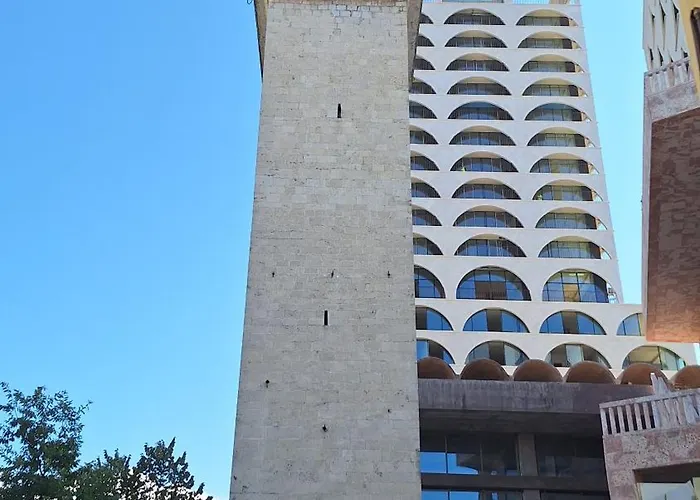 In The Center * Tirana